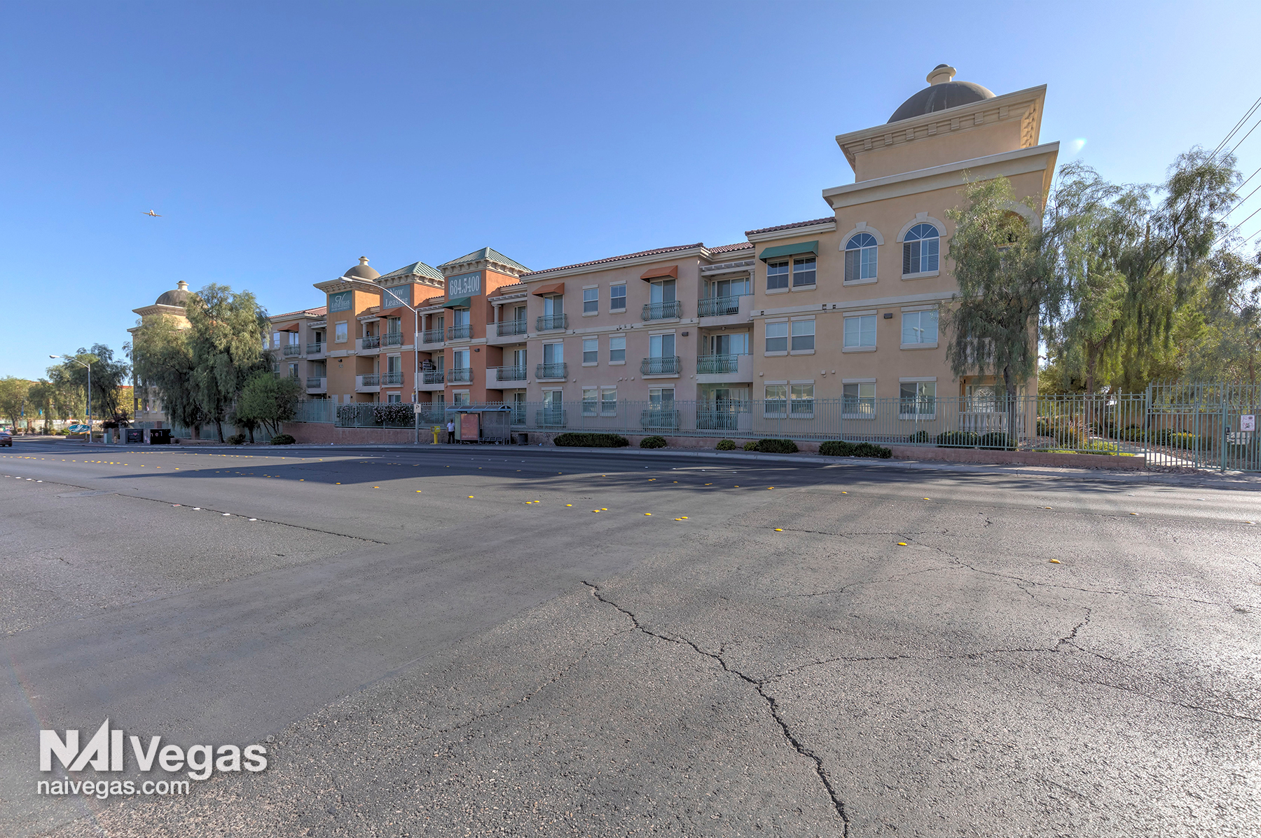 Las Vegas Grand Apartments' parking lot and building
