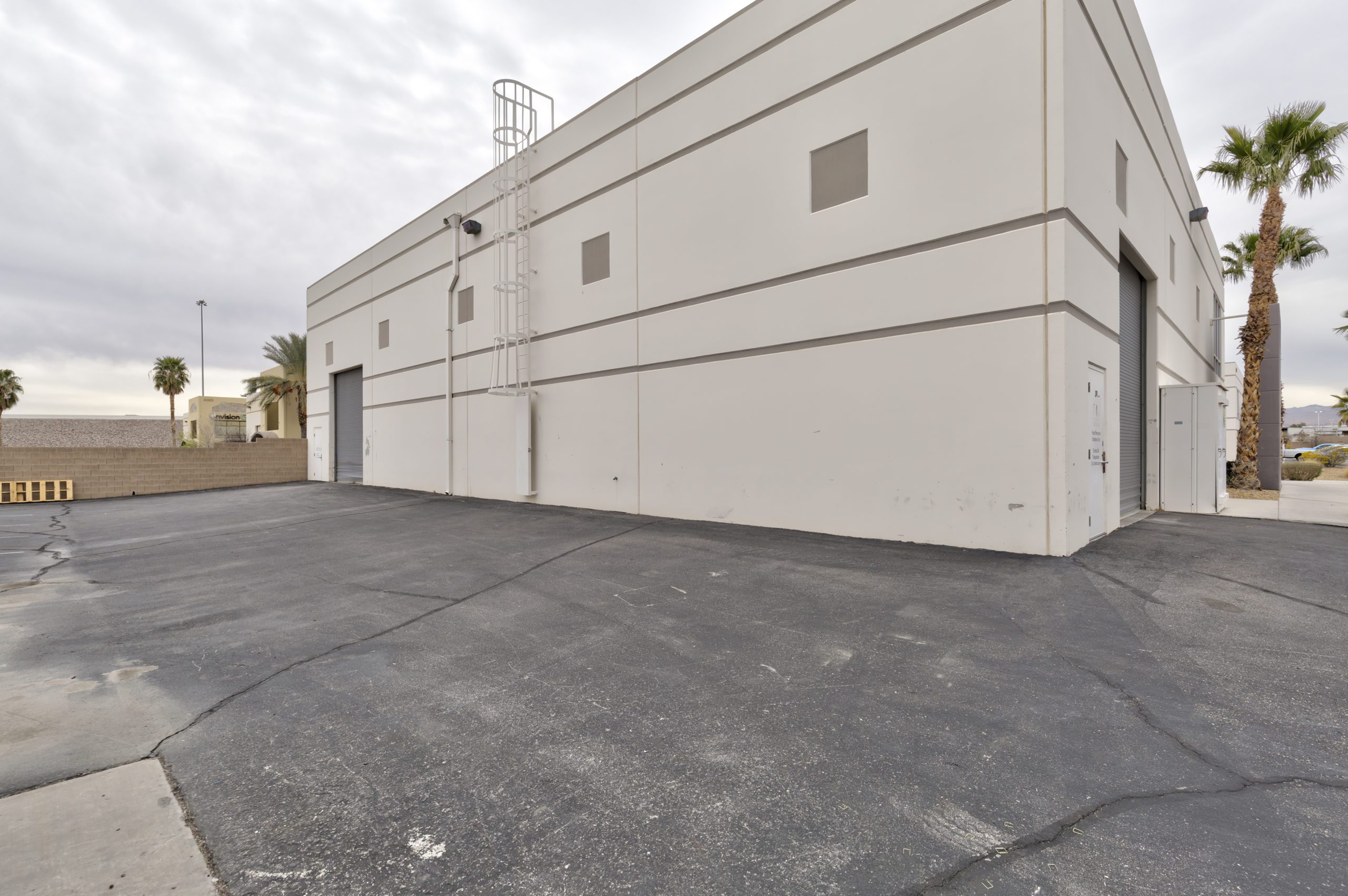 Las vegas commercial building bought with all cash